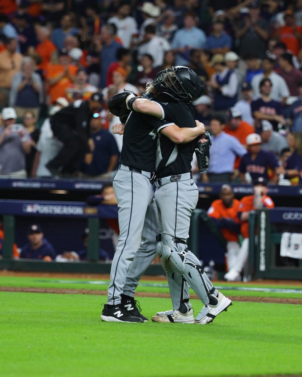 The @WhiteSox are the first team in MLB history to lead at the end of every inning in a multi-game #Postseason series 😳 h/t OptaSTATS
