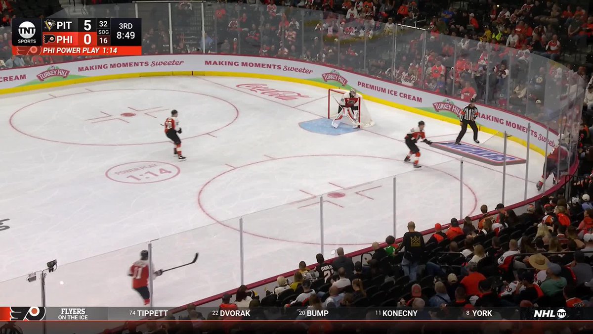 A nightmare home opener for the Flyers 🫣