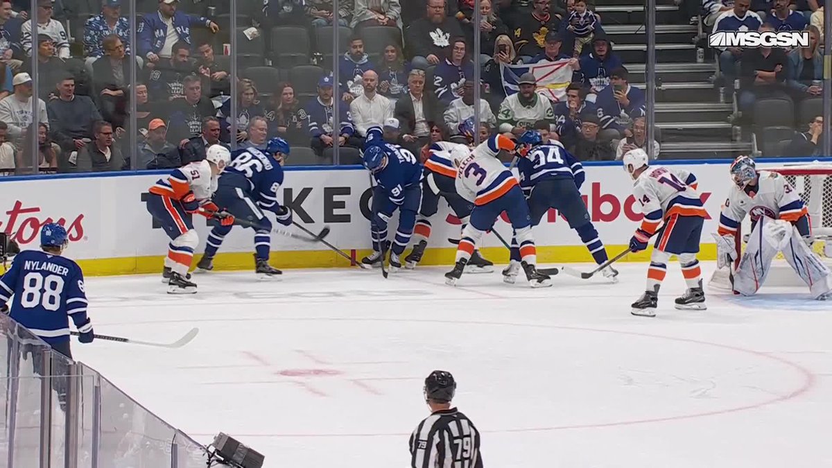 Horvat &amp; Heineman team up to make it a late 1-goal game 👀