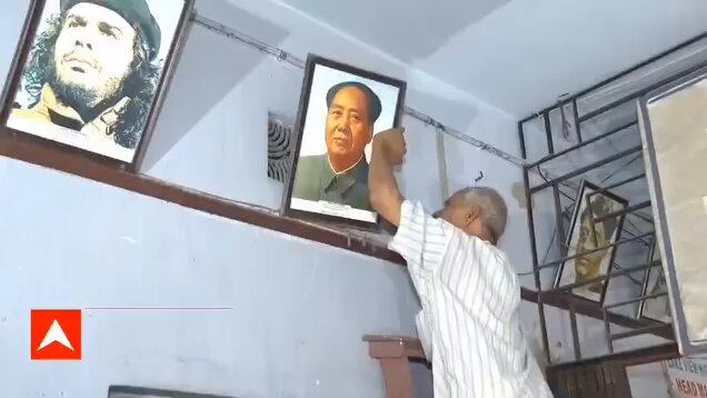 This is PEAK CINEMA. Nationalist teachers removed the photos of Karl Marx,Communist leader- Mao Tse-Tung from a Dhakuria School. Photos were added during Communist rule and TMC govt didn't even do anything in 15 years. Two sides of same coin. Pranams to nationalist teachers.