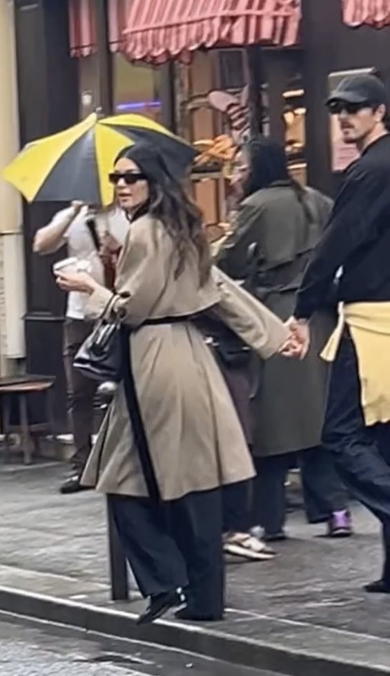 Kendall Jenner and Jacob Elordi out and about in Paris, France - 10/01. 📸 More pics: