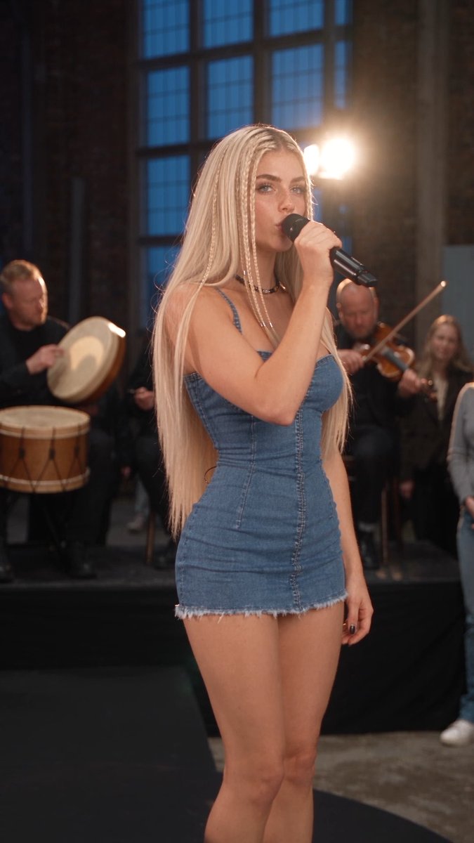This was a first for me. I was part of a small private filmed event built around Nordic culture, storytelling and music, and I got to perform with everyone gathered right around me. Very different from anything Iโve done before, but Iโm really glad I got to be part of it. โ๏ธ The first batch of the AEYSA album is very limited and will be heading out soon. Preorders are still available for now. ๐ฟ ๐ #VikingMusic #NordicMusic #NorseMythology #OldNorse #Valhalla
