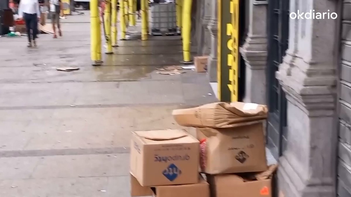 ‼️ Los comerciantes de Sol: «Es insufrible el olor a pis y porro, hemos pasado de 11.000 a 1.000 € de caja al día». 🔗