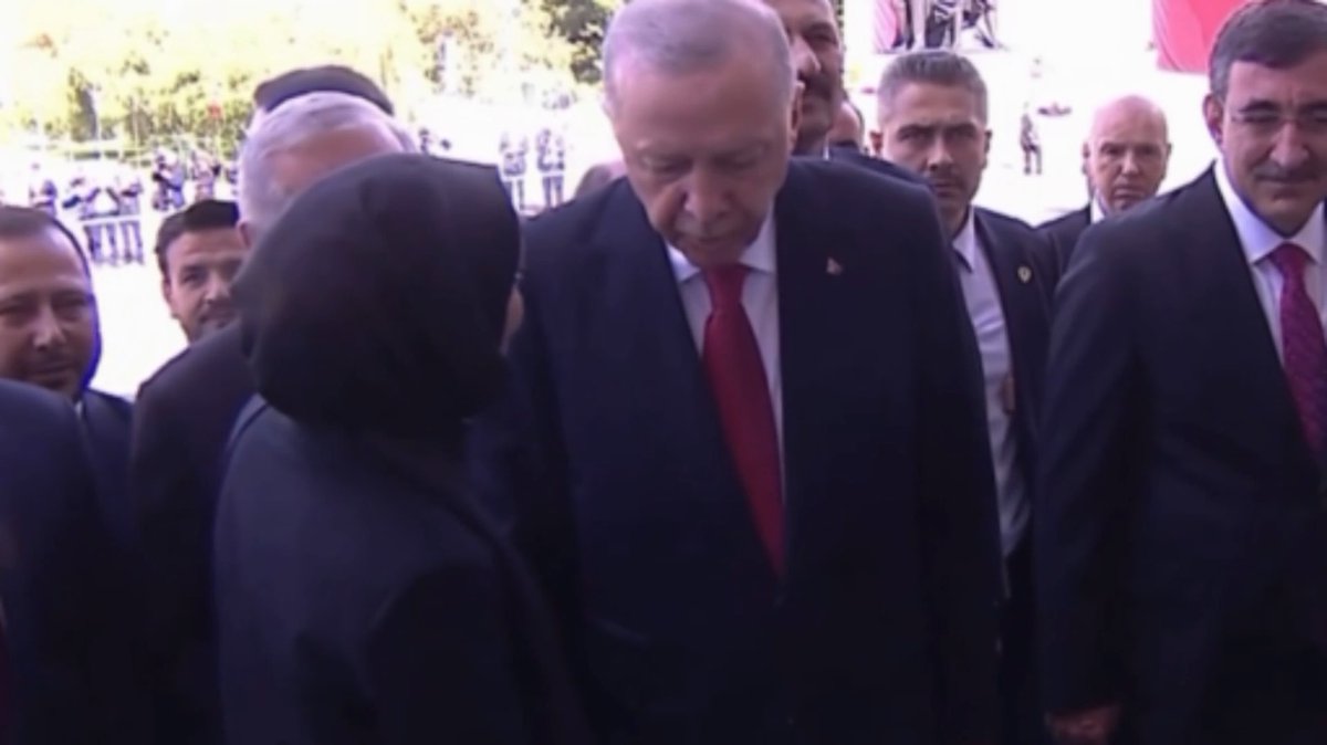 Cumhurbaşkanı Erdoğan'dan Rumeysa Kadak'a: "Kız, gel buraya. Naber?"