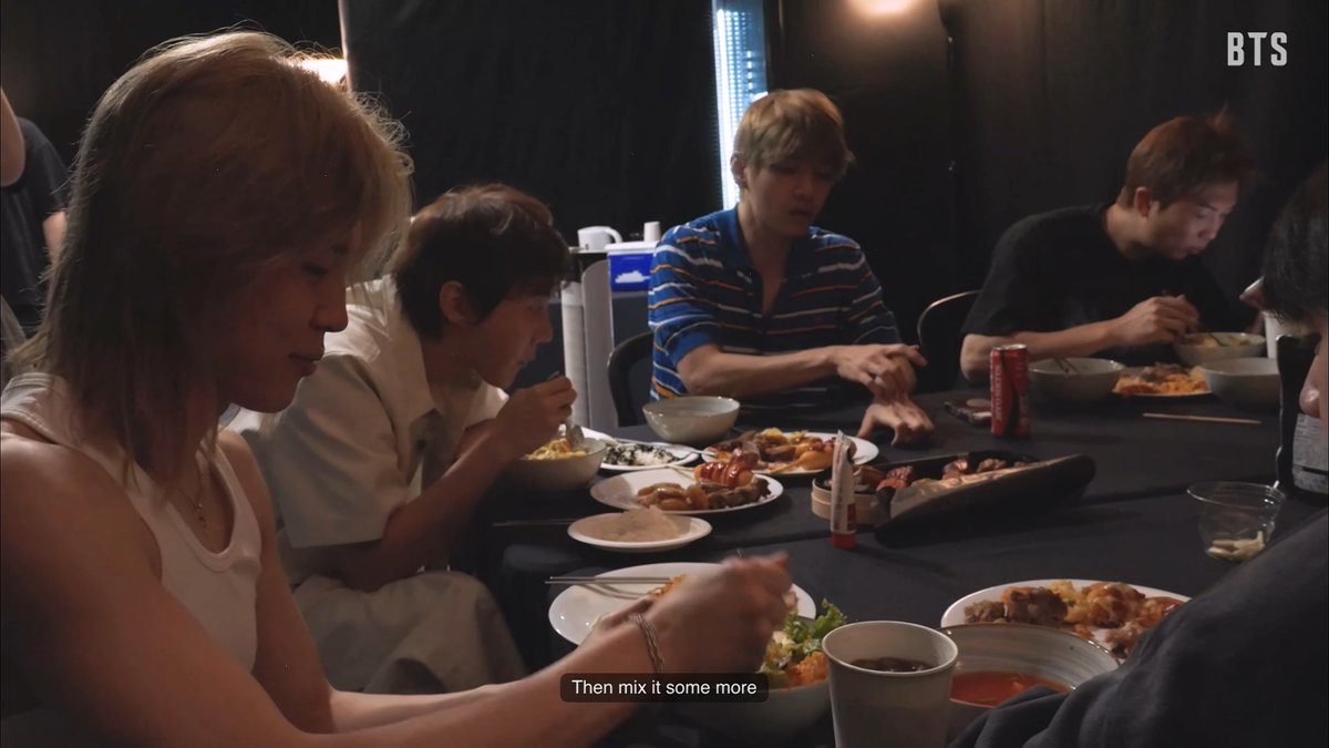 jungkook, everyone’s favorite chef🧑🏻🍳
