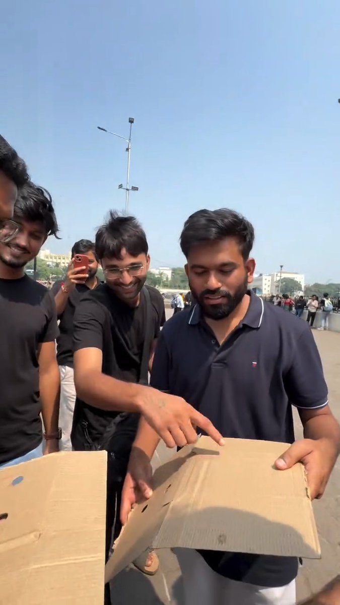 कल के प्रोटेस्ट के लिए पूरी तैयारी हो चुकी है 😂🤣 सभी सामान घर से लेकर आए इस बार Modi Care Fund से Funding नहीं मिली है 🤏📢 Cockroaches, Assemble! 🪳 Tommorow 4PM - Gate No.6, Shivaji Park! Time’s up Gyaanu, pack your bags!