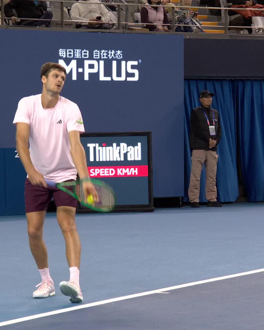 Hubi digs deep 💪 Hubert Hurkacz prevails 5-7 6-3 6-4 over 2025 finalist Tien in a thrilling opening-round clash! #ChinaOpen