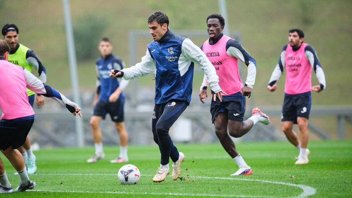 🔵⚪️ Último entrenamiento de la Real antes del derbi de mañana ante el Athletic (amistoso).