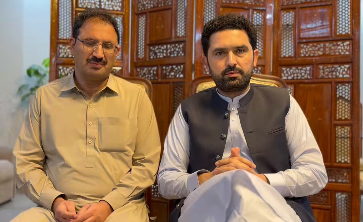 وزیر اعلی سہیل آفریدی کا لانگ مارچ کے حوالے سے فنڈ ریزنگ کے حوالے سے ویڈیو پیغام وزیراعلیٰ خیبرپختونخوا محمد سہیل آفریدی صاحب پارٹی کے صوبائی سیکرٹریٹ میں بروز جمعہ 2 اکتوبر شام 4 بجے موجود ہوں گے۔ وہ تمام افراد جو لانگ مارچ کے لیے چندہ دینا چاہتے ہیں، وہ اپنا چندہ براہِ راست وزیراعلیٰ صاحب کو دے سکتے ہیں۔