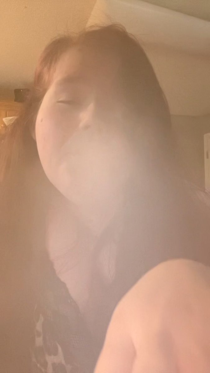 I’m so happy for the ber months 🍁🍂🤗😘🩷🫶🏻💚💨 #Mmemberville #stonertwt #bbw