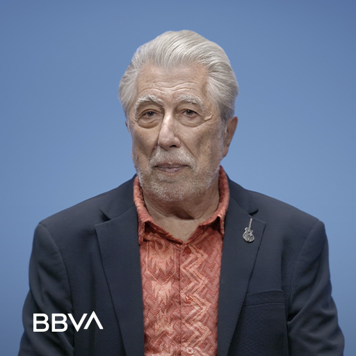“Leer me salvó la vida. Escribir le dio un sentido”. Tras más de 50 años escribiendo a diario, Jordi Sierra i Fabra pasó cinco meses sin poder hacerlo. Volvió con una novela de humor porque necesitaba reír. #JordiSierraiFabra #Escritura #Aprendemosjuntos