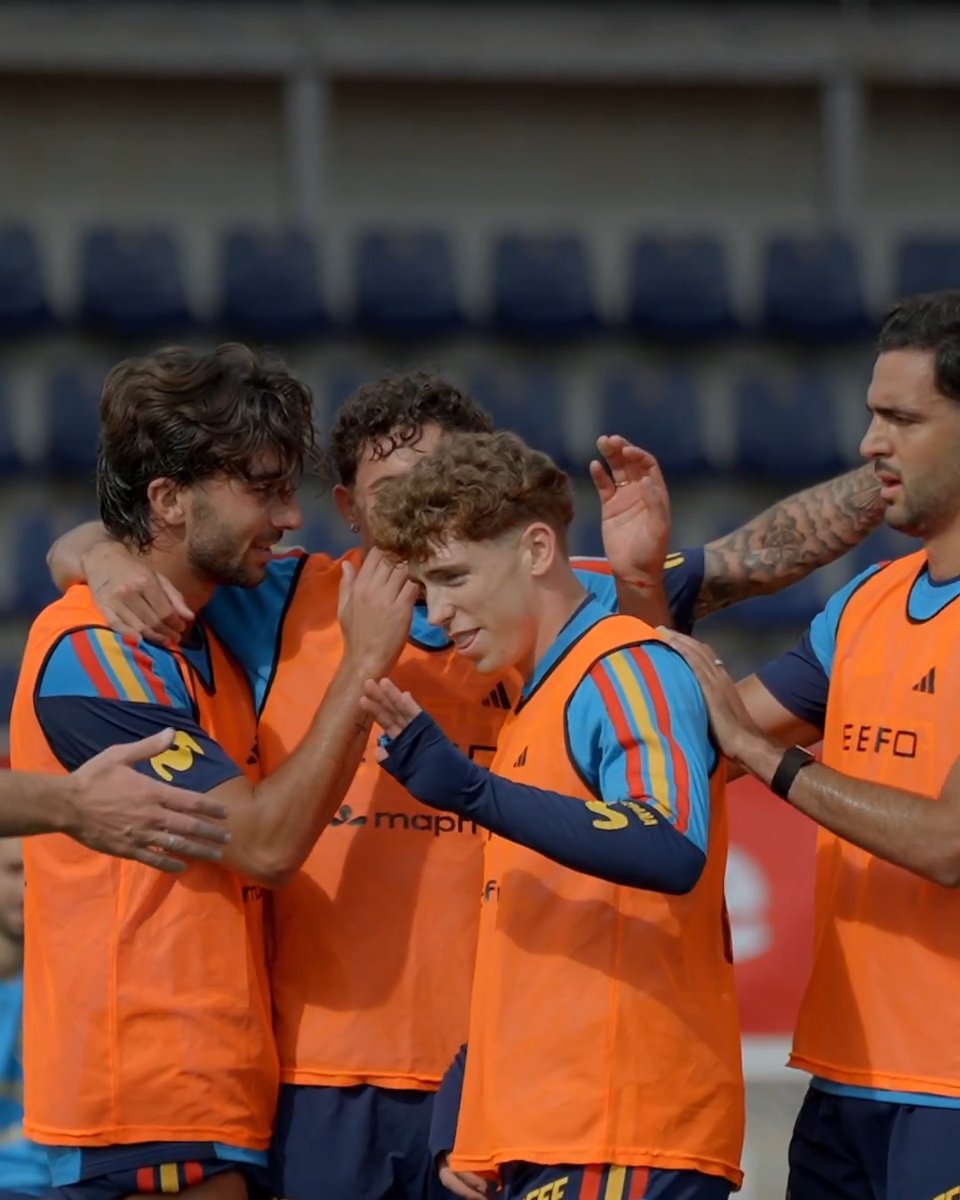 Marca Ferran Torres, celebran todos. #VamosEspaña | #NationsLeague