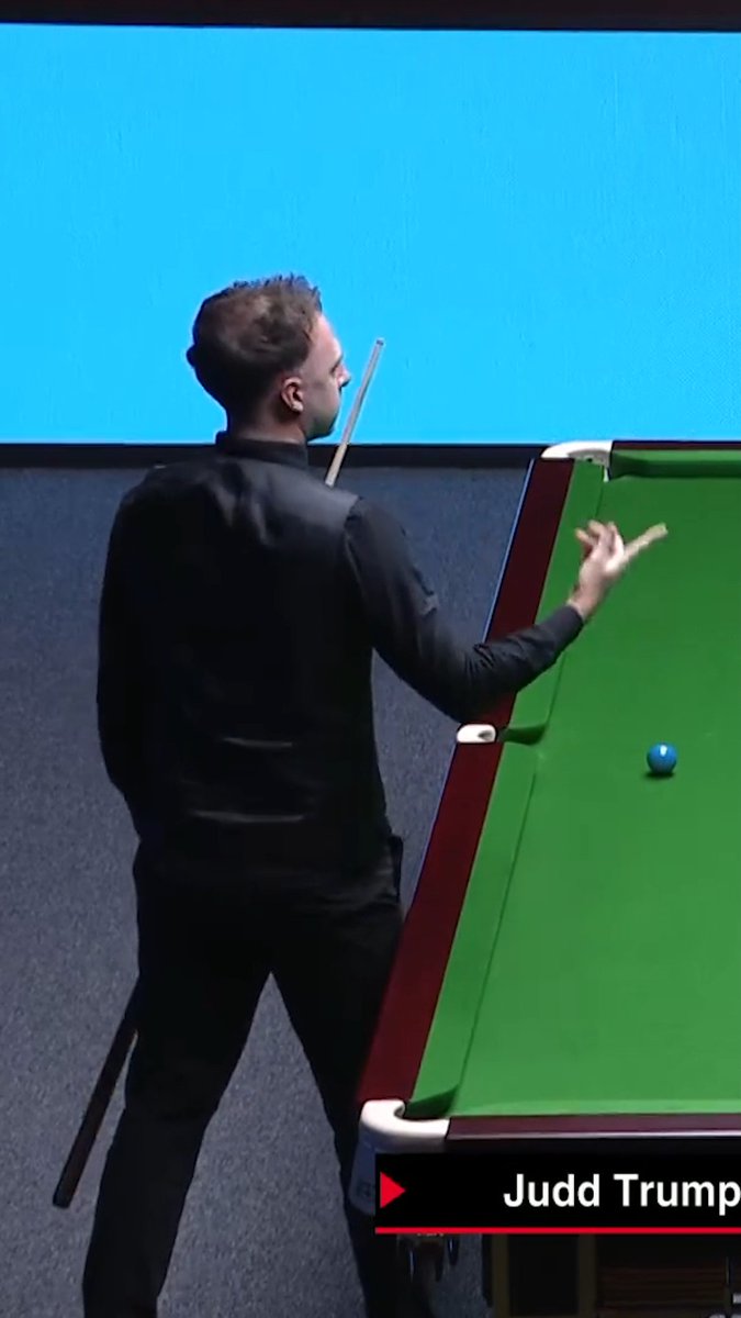The LED screen glitched right after Judd Trump took his shot 😳