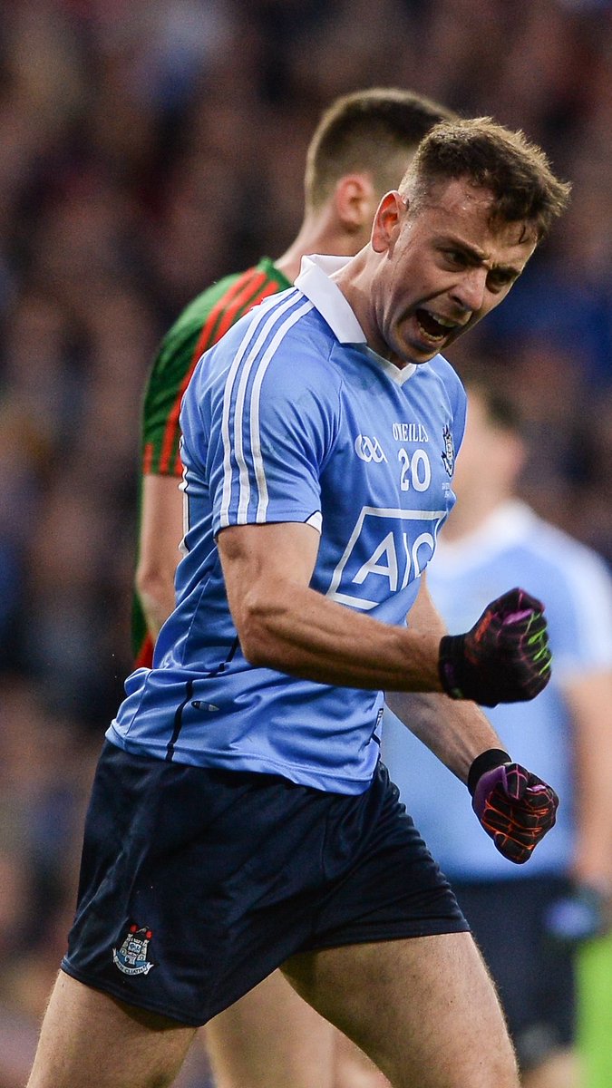 “Brilliantly done!”🔥 Cormac Costello kicked 3 points off the bench- including this winner- on this day 10 years ago, as Dublin retained Sam 🏆💙 #UpTheDubs