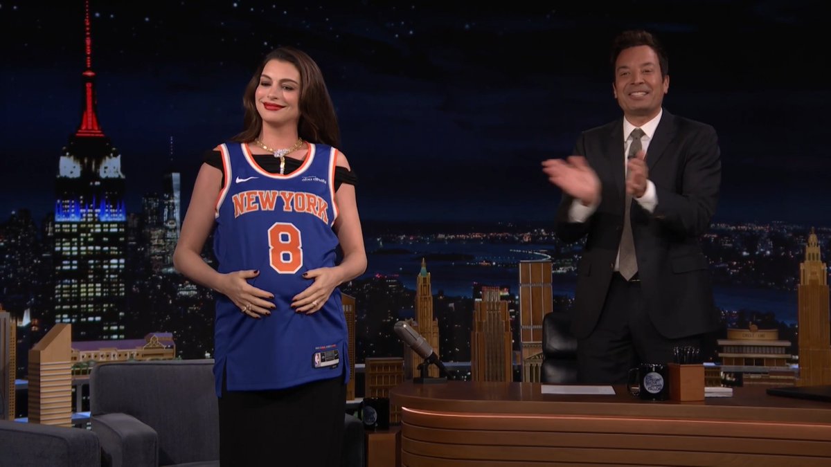 Jimmy surprises Anne Hathaway with a signed NEW YORK KNICKS jersey from OG Anunoby 🥹 #FallonTonight