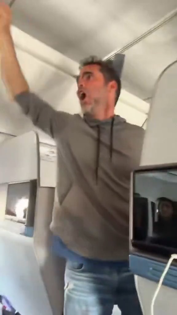 NEW : FLYDUBAI INCIDENT: PASSENGER WHO SUBDUED ATTACKER CHEERED AFTER SAFE LANDING One of the Israeli passengers who reportedly helped subdue the attacker walked into the main cabin after the plane landed safely in Saudi Arabia. He pumped his fist in the air as passengers chanted: “Am Yisroel Chai!”