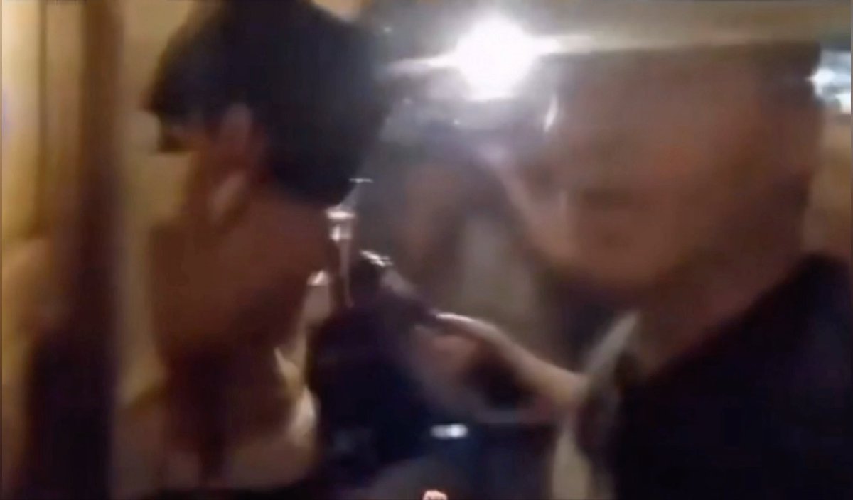 Throwback to when Gypsy Crusader confronted Ghislaine Maxwell right after Jeffrey Epstein got convicted.