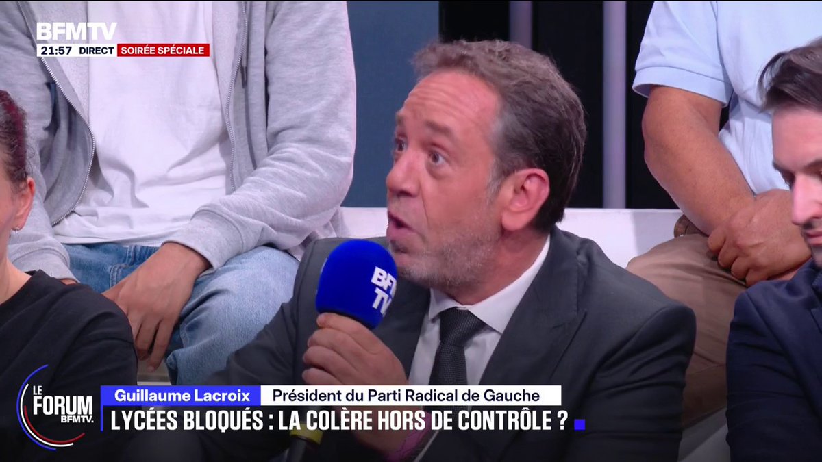 "On ne peut pas demander à nos mômes de se construire dans une société dans laquelle on n'a rien imaginé", observe Guillaume Lacroix, président du Parti Radical de Gauche #FORUMBFMTV
