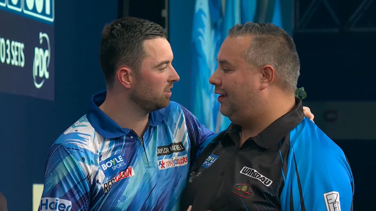 HUMPHRIES RACES THROUGH! What a performance! 👏 Luke Humphries produces a sensational doubling display to whitewash Jermaine Wattimena and storm through to the quarter-finals! 📺 #WGPDarts | R2