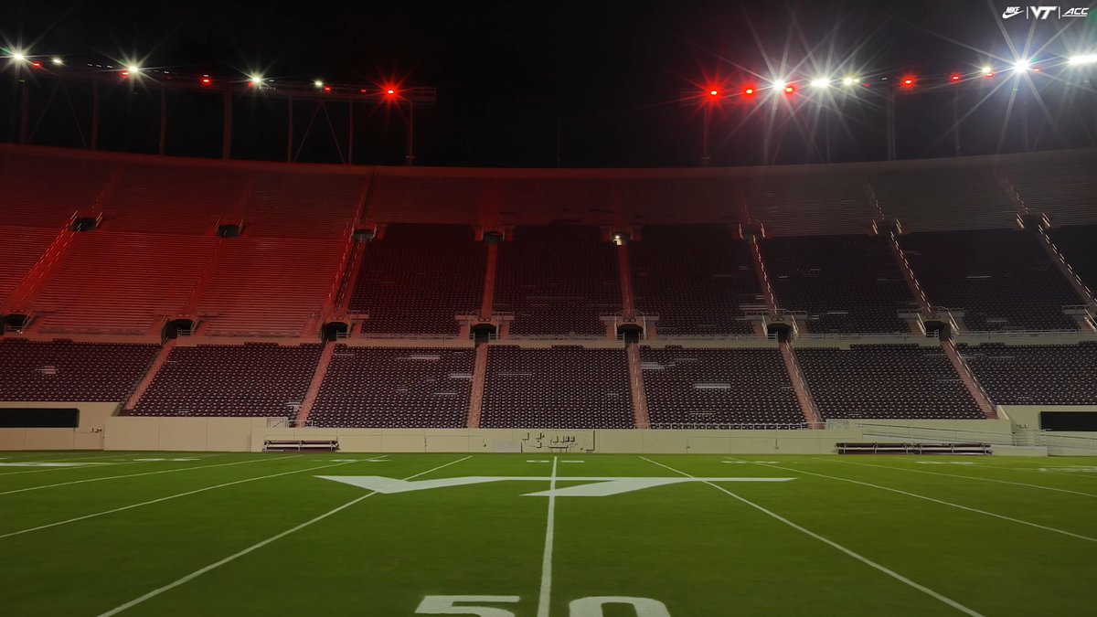 Turn on the 𝙁𝙧𝙞𝙙𝙖𝙮 𝙉𝙞𝙜𝙝𝙩 𝙇𝙞𝙜𝙝𝙩𝙨 💡🔥 #LetsGoHokies