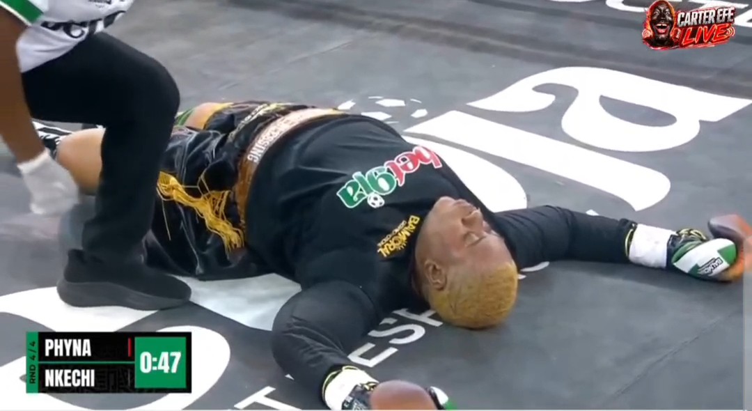 Moment Nkechi Blessing fell flat on the floor after receiving a heavy blow from Phyna.