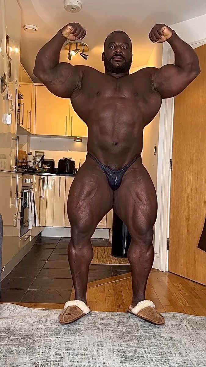 Matthew Celaire 🔥 #muscle #bodybuilding #bodybuilder #beefy #sexy