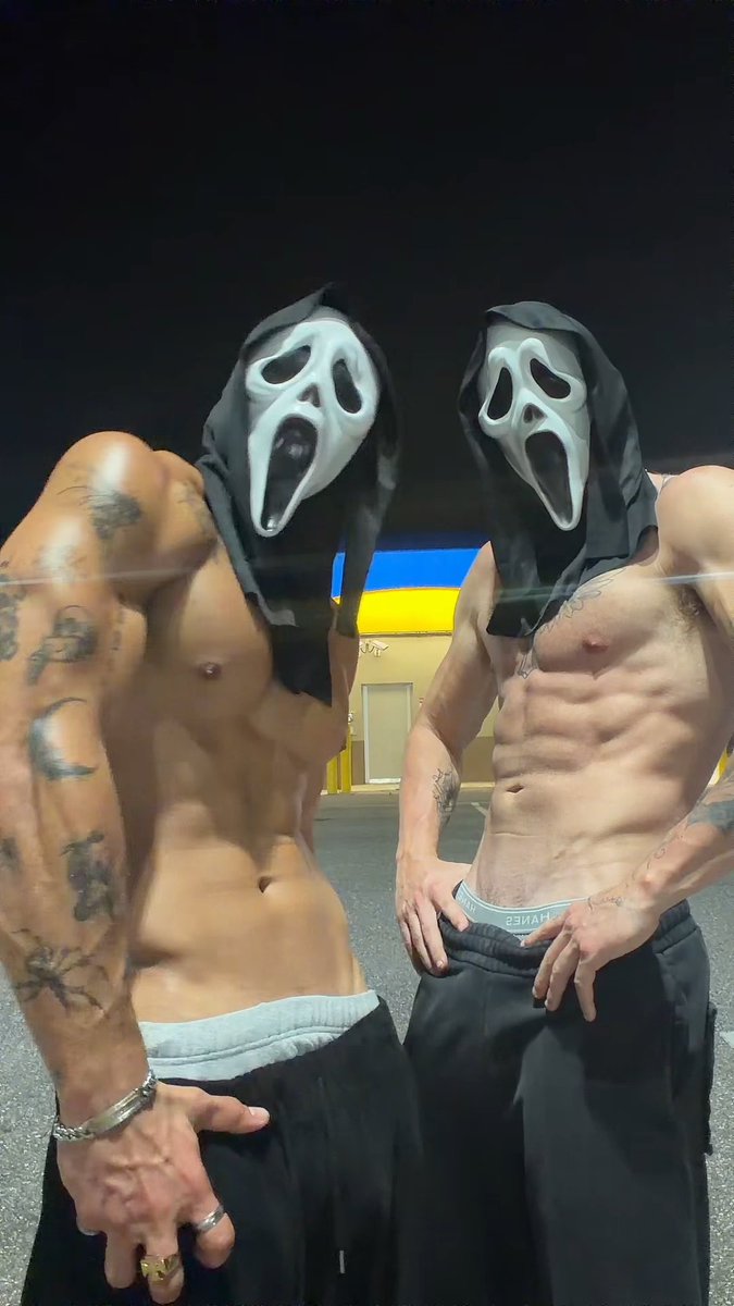 Choose your Ghostface for October: 1 or 2? s1kmagic 👻