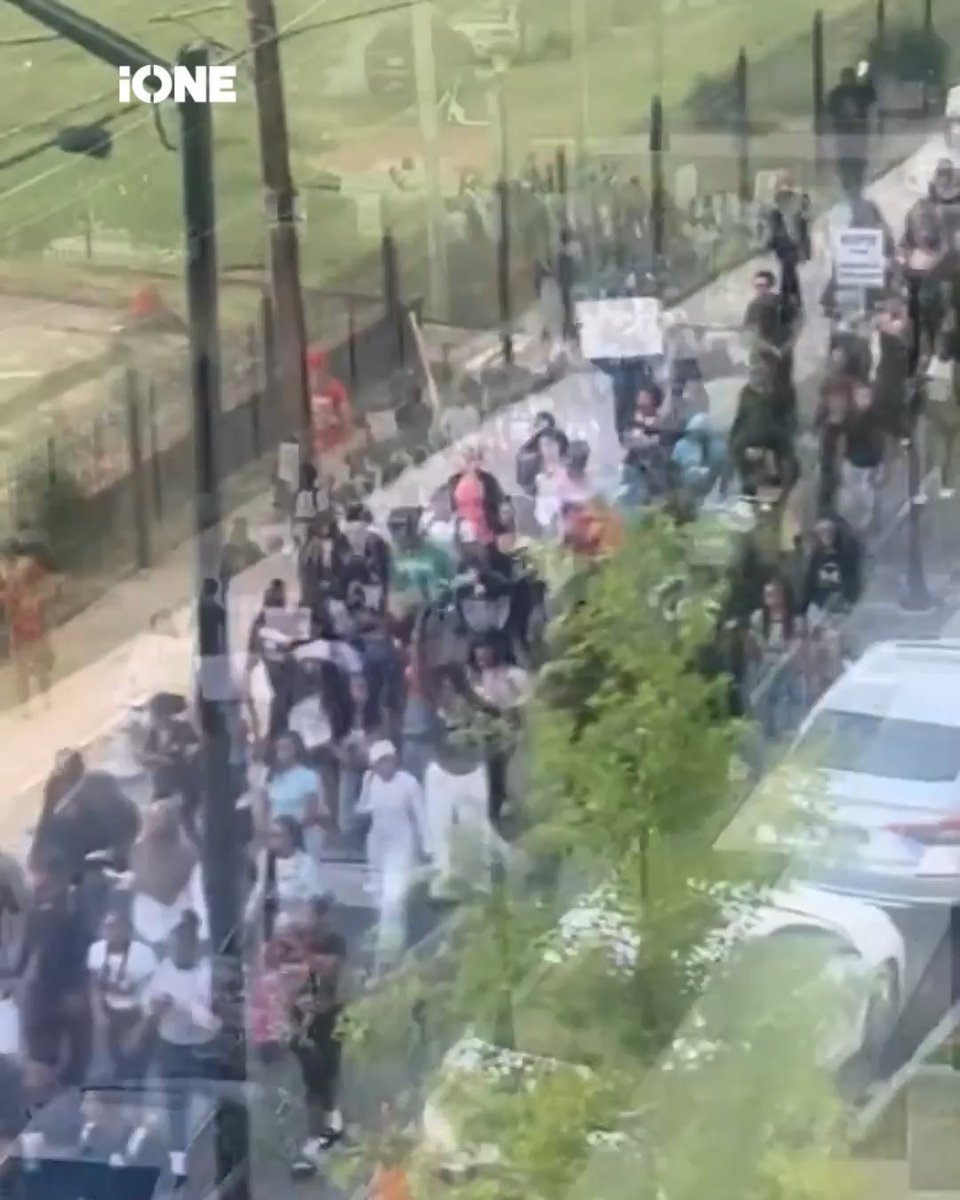 Atlanta HBCU students gathered to protest for Nolan Wells chanting “No water in his lungs.” Nolan Wells will not be forgotten, and the youth is making sure of it. More on #NewsOne.com 🎥: @monetastudios via TikTok