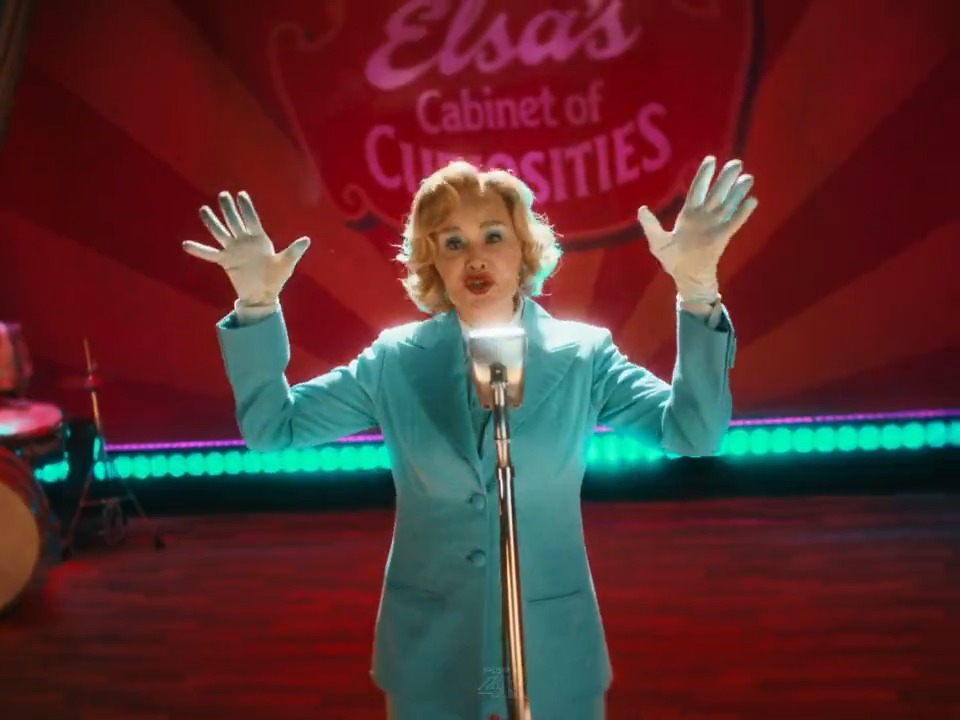 Jessica Lange's full “Is That All There Is?” performance as Elsa Mars... OH THIS WAS EVERYTHING TO ME, SHE DEVOURED THIS #AHS13