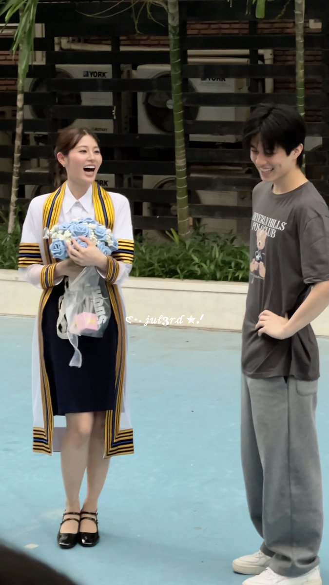 แอสตันน้องรักพี่ป่านก็มาน้า💖🤲🏻 PahnGraduationsDay #PahnGraduationsDay #Pahnthitta #Aston_lv