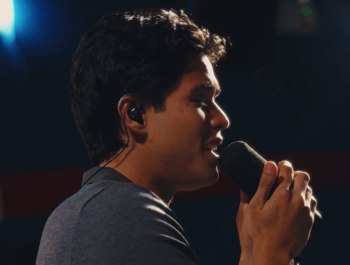 kyle echarri hitting those highnotes sa huli so effortlessly. i need this version of pangako sa spotify and ig music pleaseee sobrang ganda. this song never gets old🥹 Kyle Echarri