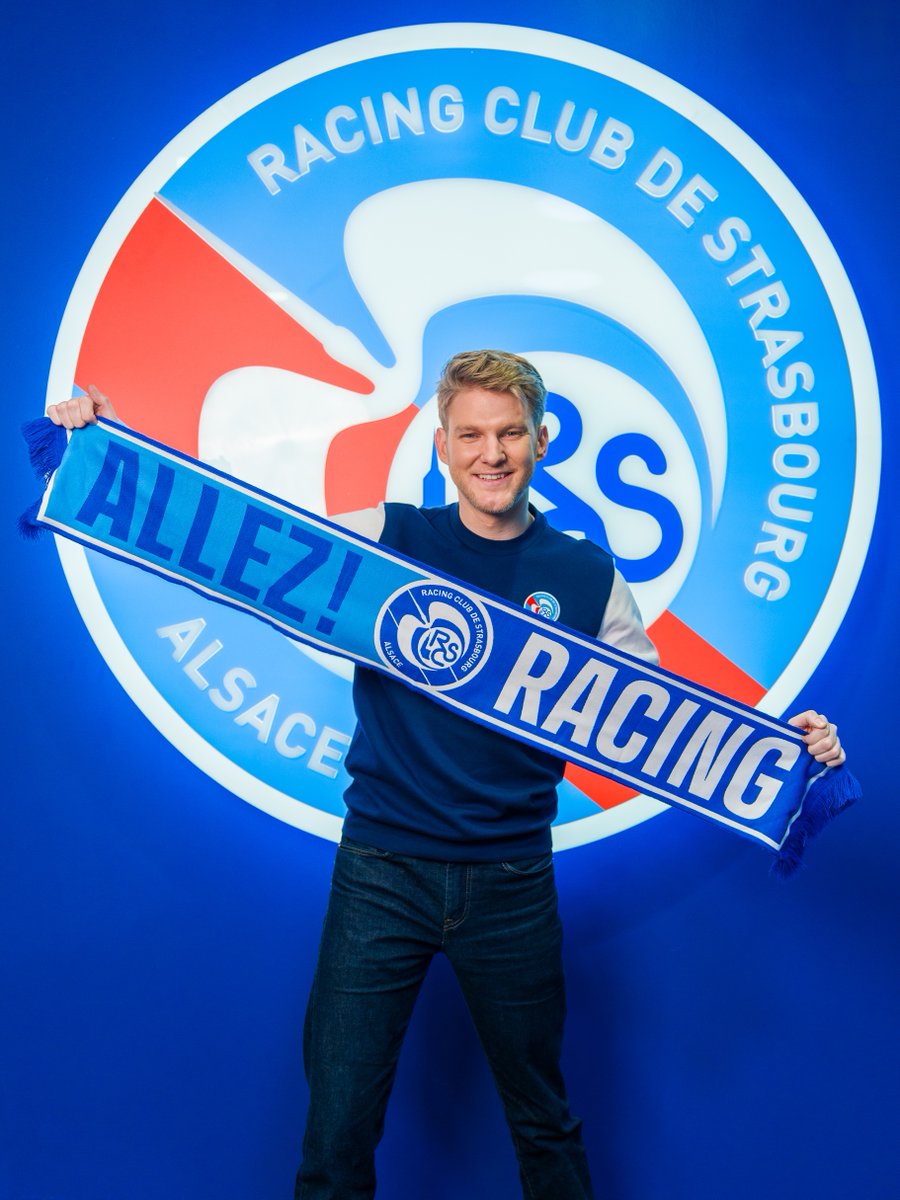 “𝐎𝐧 𝐞́𝐜𝐫𝐢𝐭 𝐥’𝐡𝐢𝐬𝐭𝐨𝐢𝐫𝐞”, la nouvelle chanson de Robin Leon pour les 120 ans du Racing, est disponible sur les plateformes d'écoute 🎵💙 Écoutez-la dès maintenant 👉