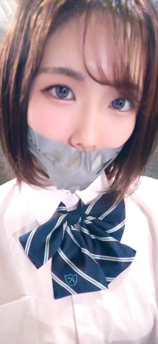 テープギャグ ほっぺ持ってかれて むにーってなってる (っ ‘ ᵕ ‘ c)