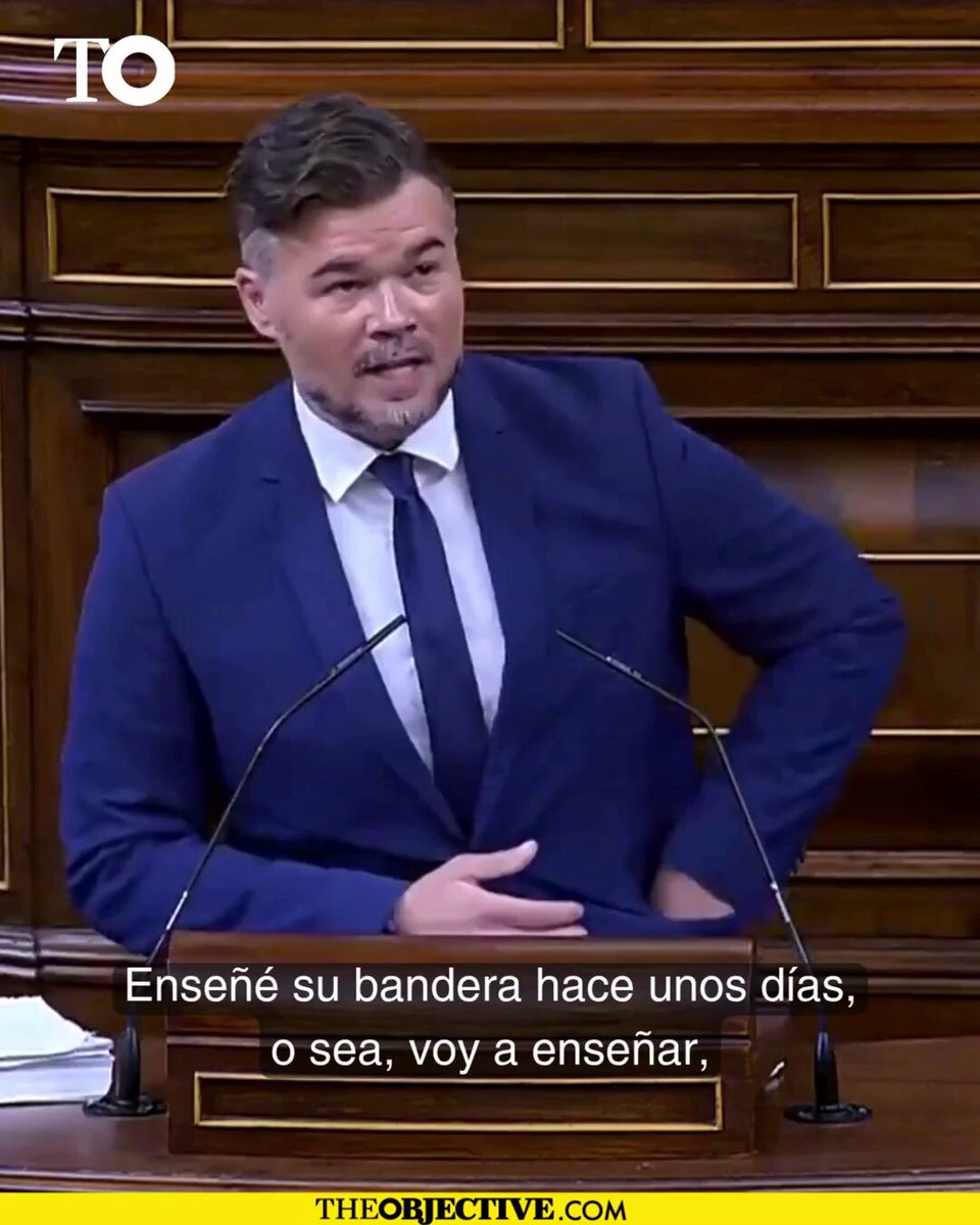 Hace una semana: «Yo enseñé una impresora y luego maduré». Hoy: enseña un billete de 50 euros y las llaves de su casa. El curioso caso de Gabriel Button: madura hacia atrás.