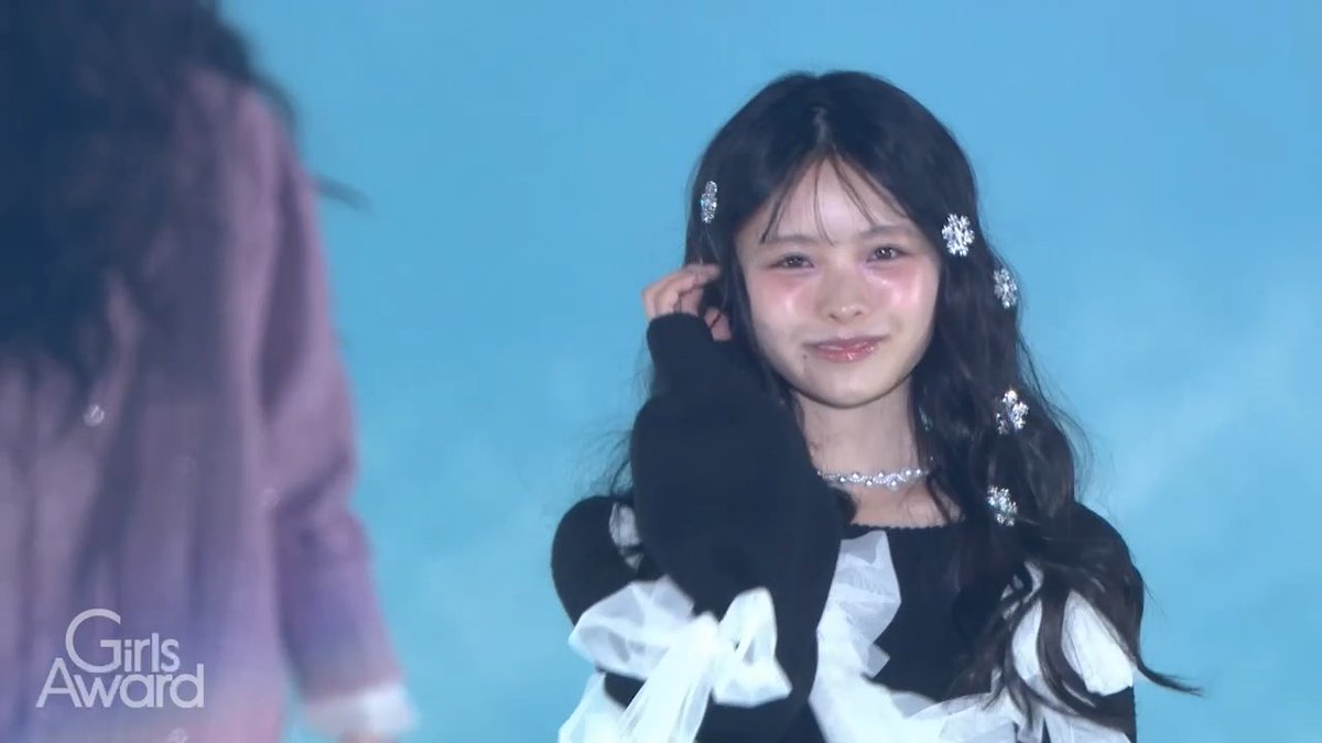 📣ノーカットでランウェイをお届け👀✨ #ガルアワ2026AW PLAYBACK📽️ / 浅井恋乃未(櫻坂46) 櫻坂46 \ CALNAMUR STAGE CALNAMUR フォローして、出演者オフショットをチェックしてね📲🩷 ─────── 次回 #ガルアワ2027SS 🌈✨ 4月29日(木・祝)代々木第一体育館にて開催🪩♡