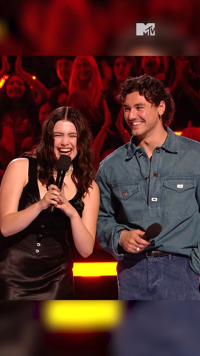 Ella Bright et Belmont Cameli qui rient ensemble, c'est tout ce qu'il nous fallait 🫶 #VMA #VMAs