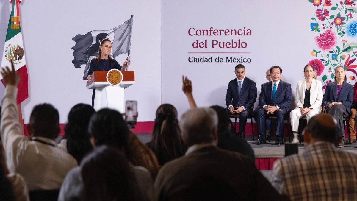 #MañaneraDelPueblo | La presidenta Claudia Sheinbaum Pardo recuerda que el 2 de octubre de 1968 ocurrió uno de los episodios más dolorosos de nuestra historia con la masacre estudiantil en Tlatelolco. Nunca más la represión del Estado contra movimientos sociales.