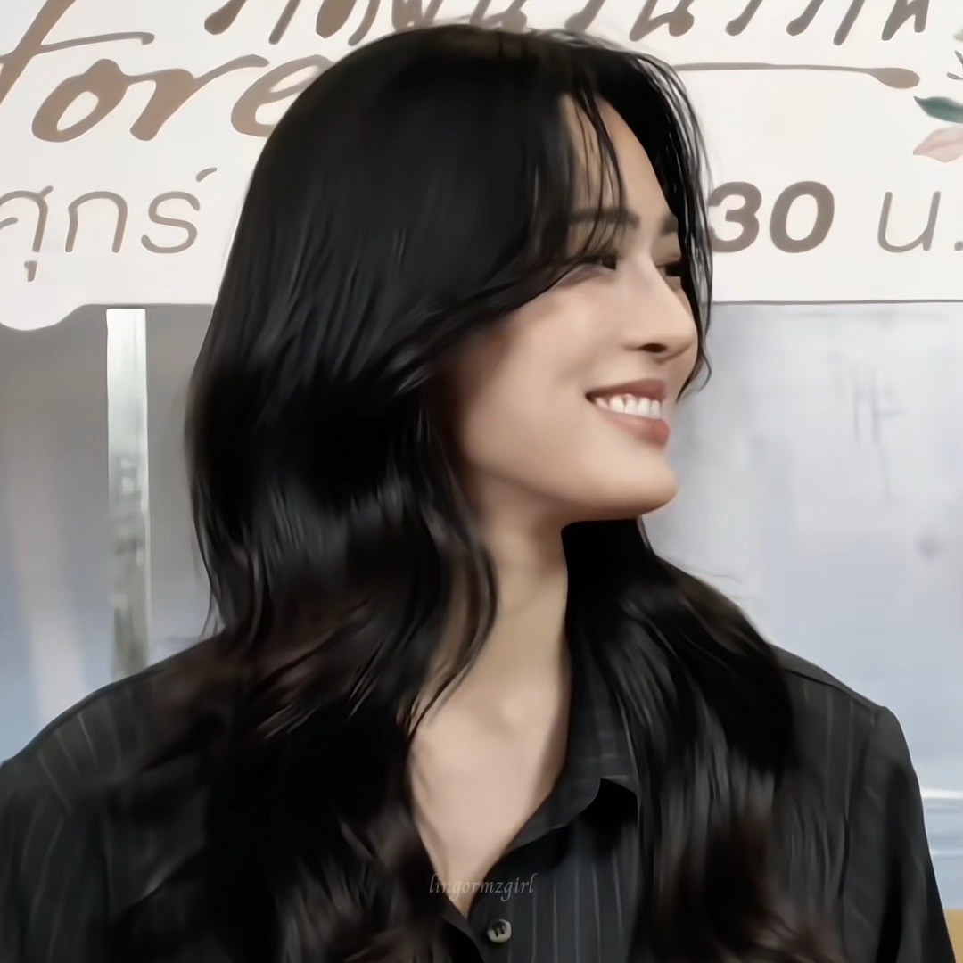 i don't need men, i need Lingling in casual shirts, It drives me crazy..