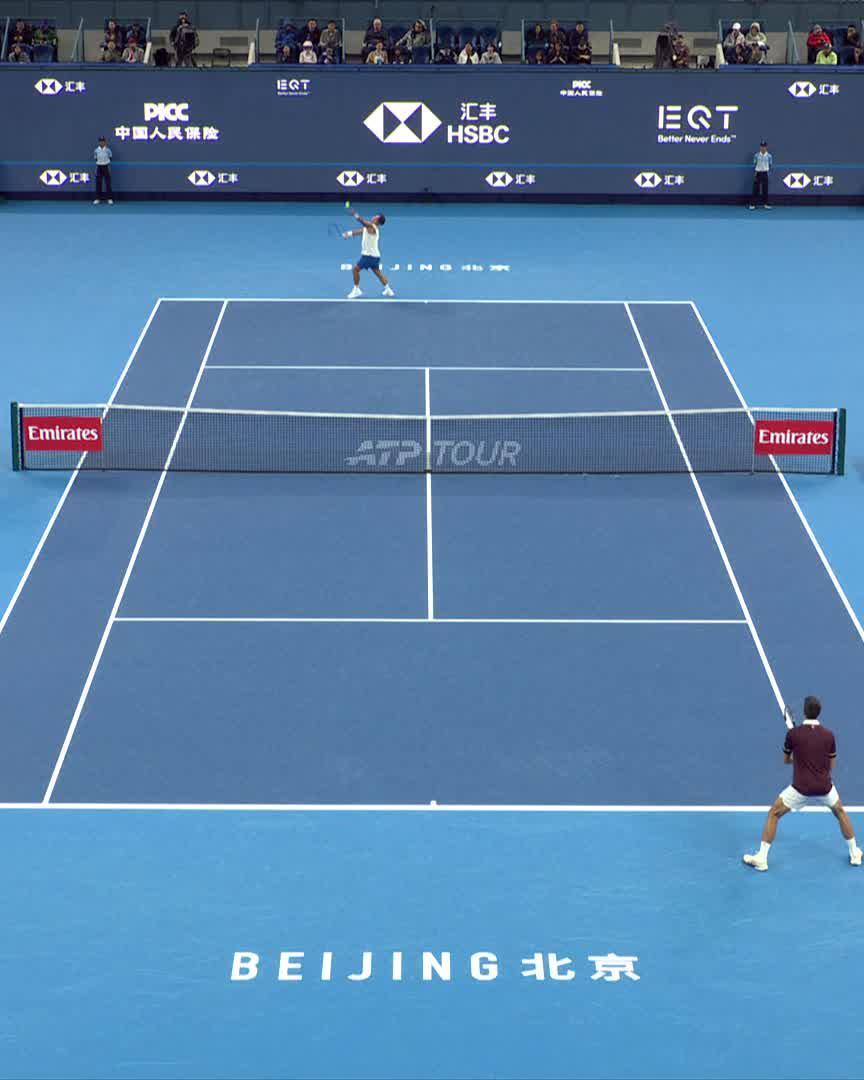 VINTAGE defence 😲 Novak Djokovic #ChinaOpen