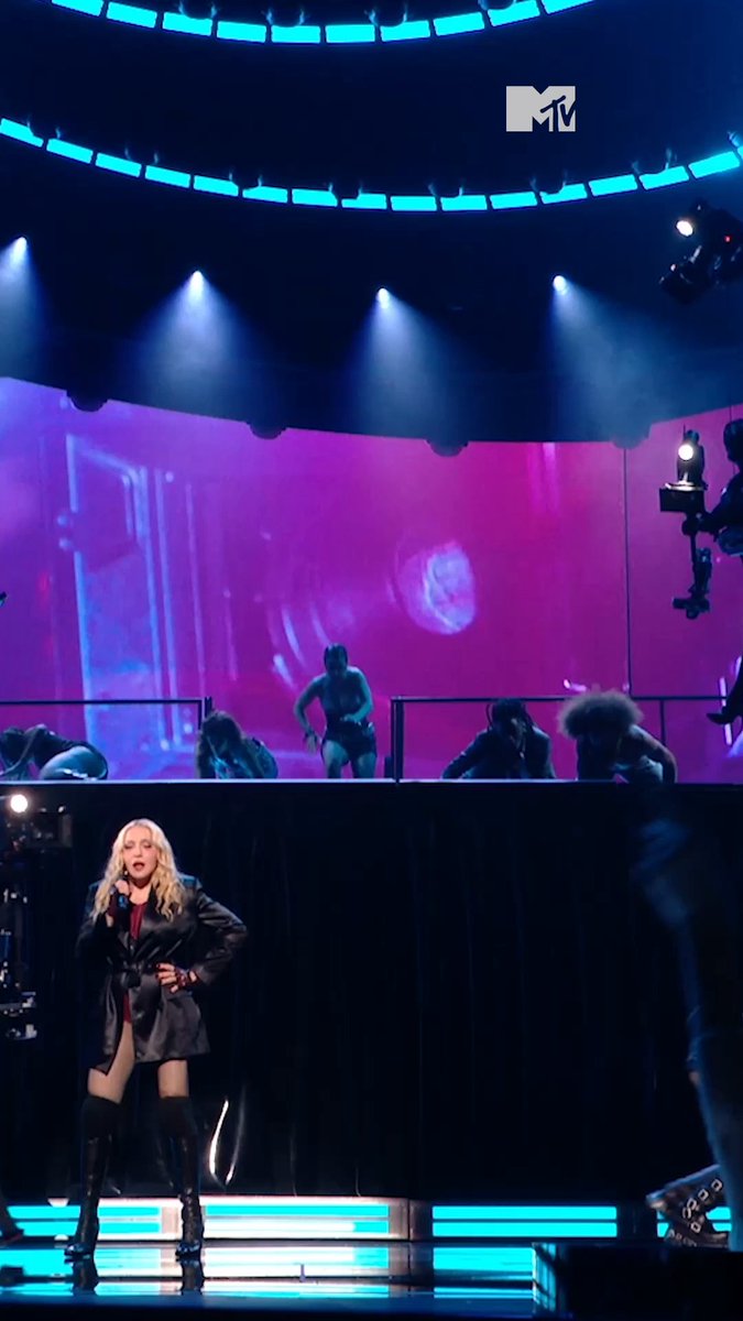 Ainda sem superar @madonna e Sabrina Carpenter no #VMAs 🥵🫦