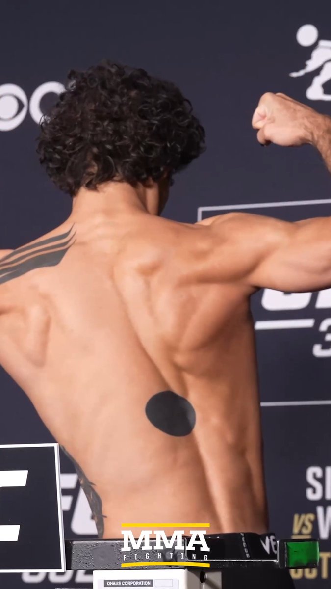 You knew Payton Talbott had to hit the three-quarter back double bicep at the #UFC332 weigh-ins 💪