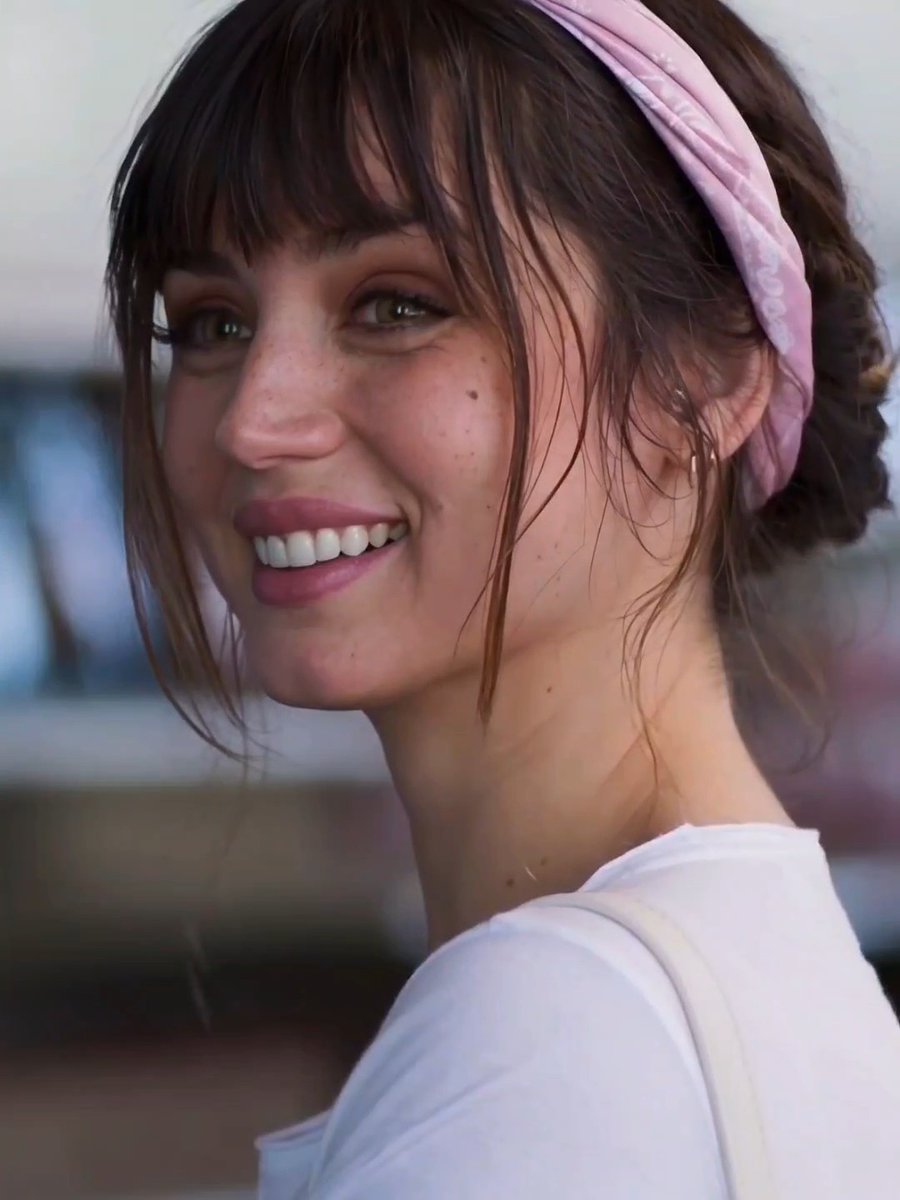Me Gustas tu #AnadeArmas