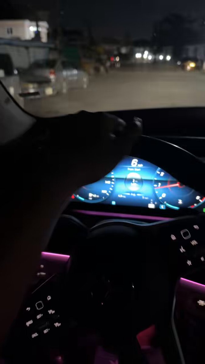 You can only enjoy this ambiance light 💡 at night, night drive de sweet 😍🥰⚡️😇