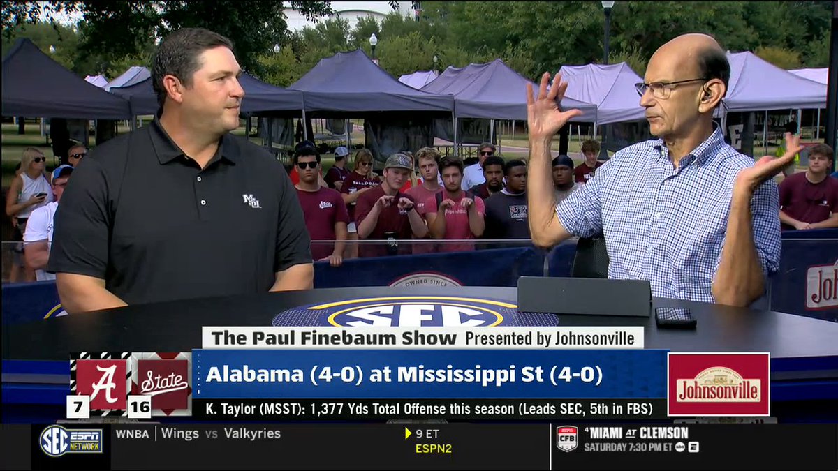 🏈 Kamario Taylor: 4 straight games with 3+ passing TD 🏈 Fluff Bothwell: 3 straight games of 100+ rushing yards Jeff Lebby has the Mississippi State Football offense cookin' 🔥