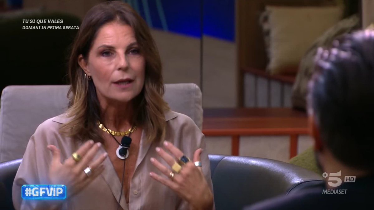 E il faccia a faccia tra Marina e Alex non tarda ad arrivare… #GFVIP