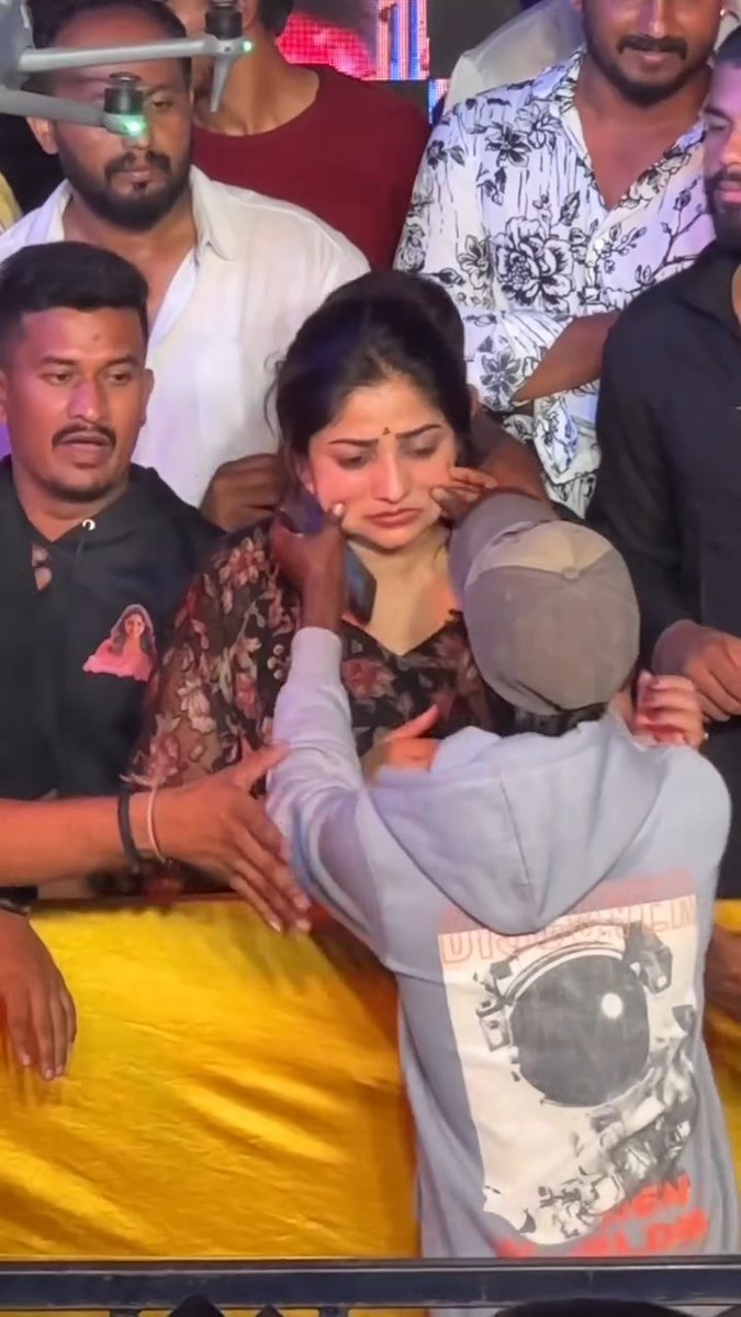 Bro really pinched Rachitha Ramโs cheeks ๐ญ๐