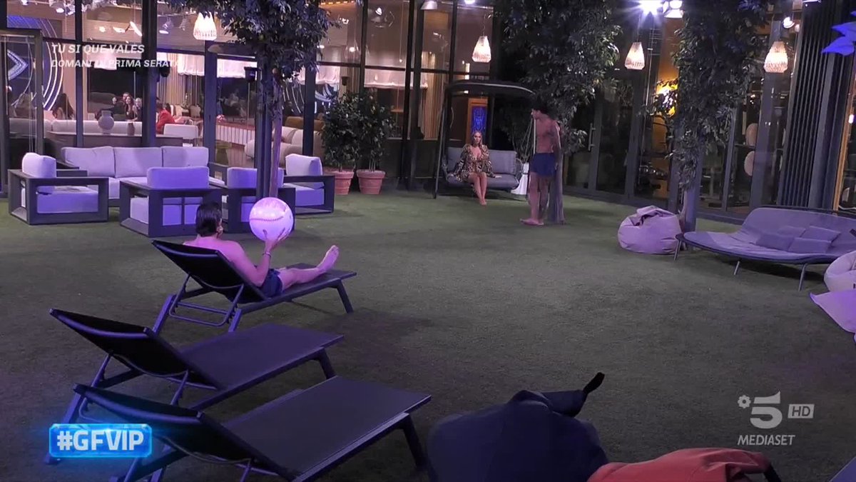 È arrivato il momento: l'esibizione in piscina di Federica, Varsi, Roncaccia e Giacomo è tutta per voi 😉 #GFVIP