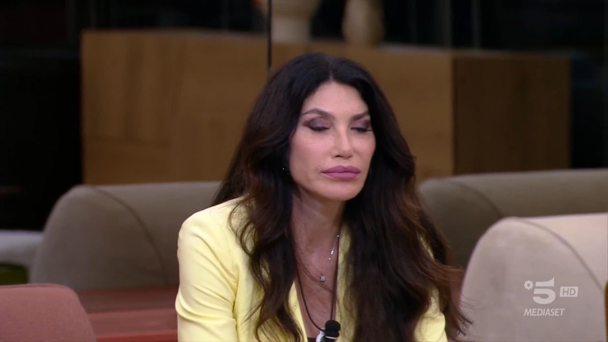 I preferiti della Casa e quindi immuni sono Giulia, Megan e Jonathan! #GFVIP