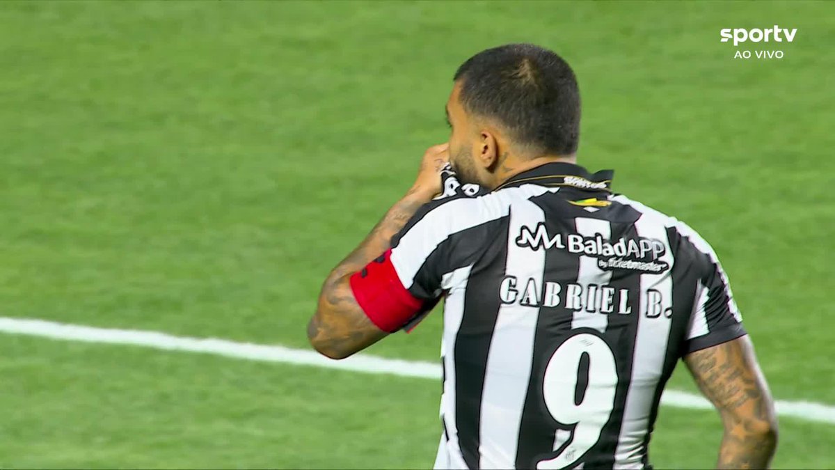 Clareada do Coutinho, assistência do Cebolinha e belo gol do Gabigol. O Santos vence o São Paulo no Morumbis por 2 a 1. #futebol #santos #saopaulo #brasileirao