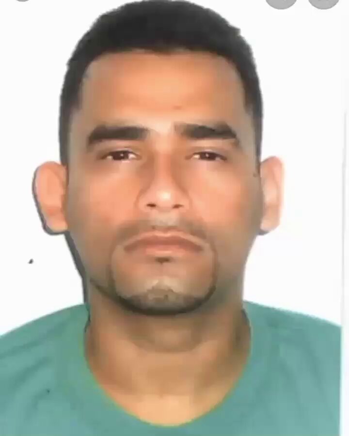 Da Lua, do Complexo da Penha - 🚩 Chegou a ser citado por um Sargento do BOPE em um podcast como um bom atirador, mesmo estando na vida errada — sendo visto por muitos como uma espécie de “sniper do crime”. Em 2020, Da Lua foi morto após uma “tróia” armada pelos rivais do TCP, do Complexo de Israel. A facção, com apoio do Relminha, reuniu um bonde e conseguiu baquear a localidade da Chatuba, na Penha. Durante a ação, vários integrantes do CV foram mortos, entre eles Da Lua, seu segurança Orelha e outros criminosos. A investida do TCP foi muito comemorada pela facção, ganhando tanta repercussão interna que acabou virando até trecho de uma música que faz alusão ao Terceiro Comando. Link do nosso Telegram: